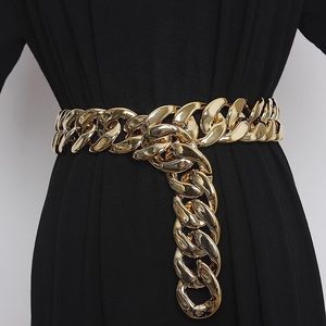 Chanel style gold Chain link belt